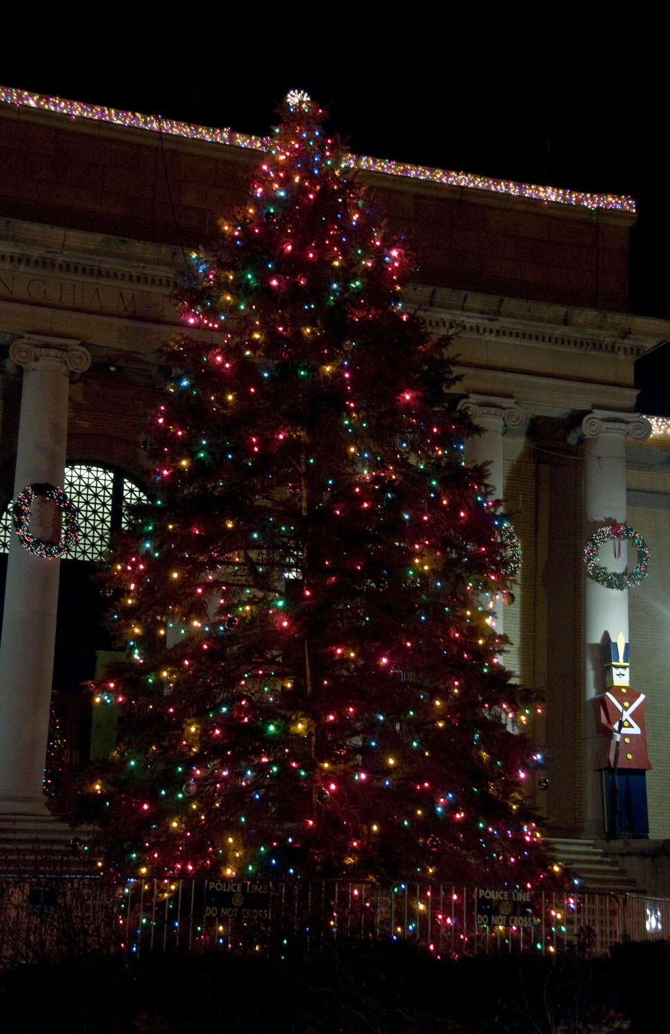 Picture of the holiday tree in front of the Memorial Building in Downtown Framingham